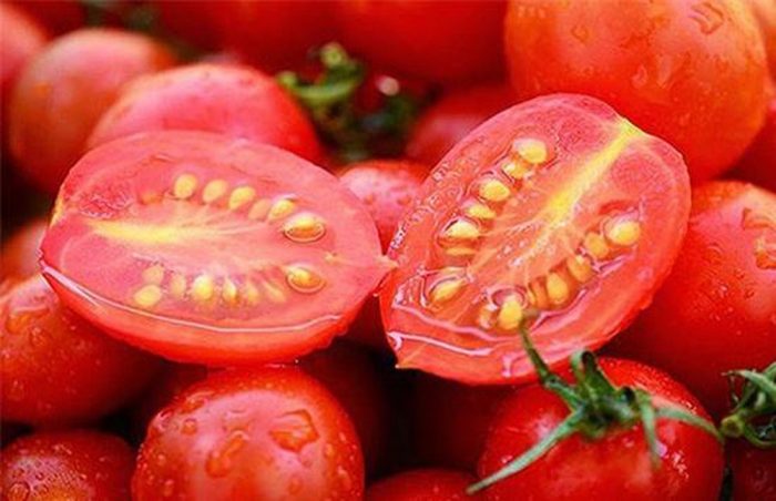 Không nên ăn hạt cà chua