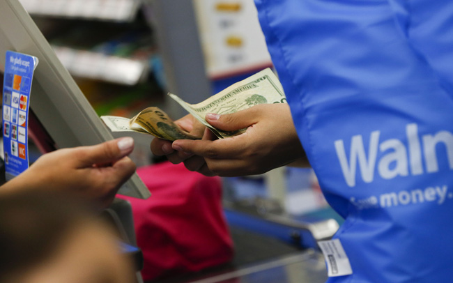 Walmart sẽ đăng ký trở thành ngân hàng riêng?