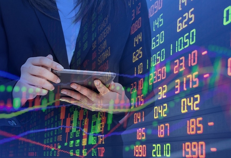 Tăng lô giao dịch cổ phiếu: Nhà đầu tư cá nhân sẽ có lợi?